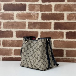 Borse a secchiello piccola Gucci GG Emblem 815118 Nera Borse a secchiello piccola Gucci GG Emblem 815118 Nera