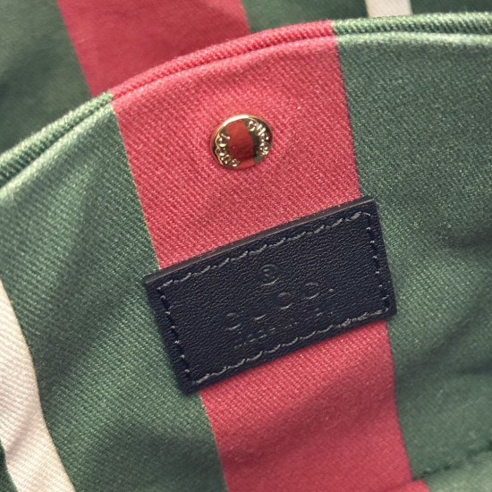 Replica Borse Alta Qualità a secchiello piccola Gucci GG Emblem 815118 Nera Imitazioni Replica Borse Alta Qualità a secchiello piccola Gucci GG Emblem 815118 Nera