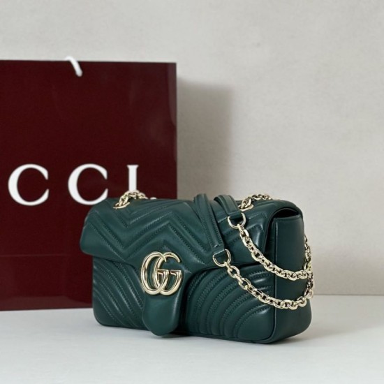 Replica Borsa 1:1 a tracolla media Gucci GG Marmont 837267 verde Imitazioni Replica Borsa 1:1 a tracolla media Gucci GG Marmont 837267 verde