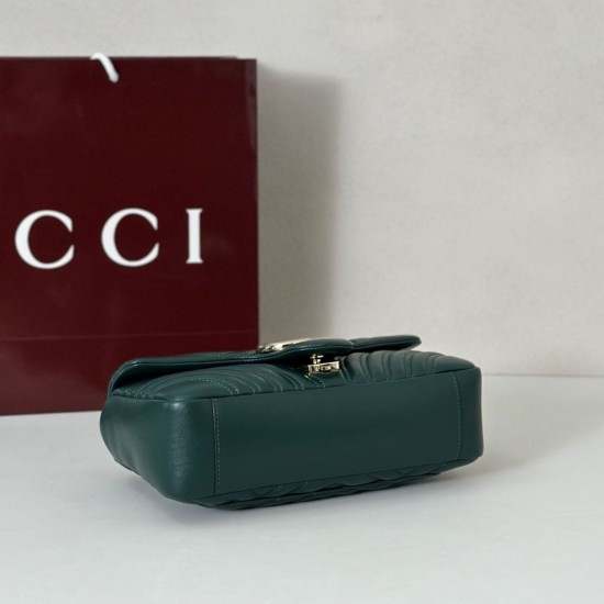 Replica Borsa 1:1 a tracolla media Gucci GG Marmont 837267 verde Imitazioni Replica Borsa 1:1 a tracolla media Gucci GG Marmont 837267 verde