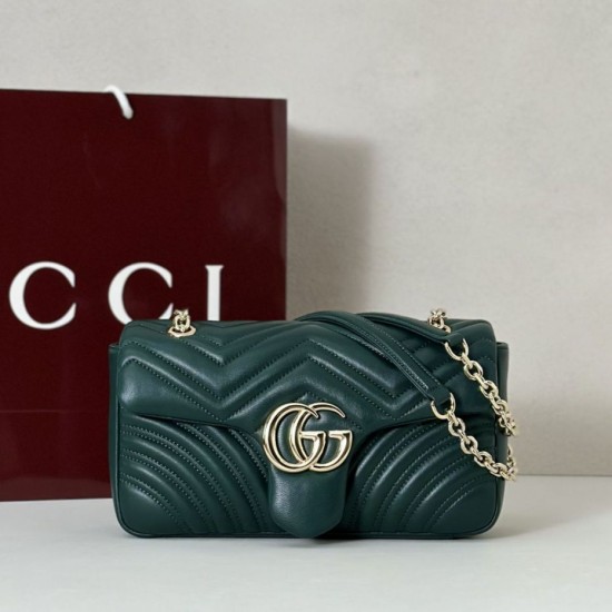 Replica Borsa 1:1 a tracolla media Gucci GG Marmont 837267 verde Imitazioni Replica Borsa 1:1 a tracolla media Gucci GG Marmont 837267 verde