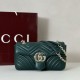 Replica Borsa 1:1 a tracolla media Gucci GG Marmont 837267 verde Imitazioni Replica Borsa 1:1 a tracolla media Gucci GG Marmont 837267 verde