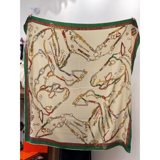 Replica Alta gamma Sciarpa reversibile in cashmere Hermès con motivo a cavallo che salta 140 Verde Imitazioni Replica Alta gamma Sciarpa reversibile in cashmere Hermès con motivo a cavallo che salta 140 Verde