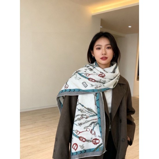 Replica Sciarpa reversibile Hermès in cashmere con motivo a cavallo che salta 140 Imitazioni Replica Sciarpa reversibile Hermès in cashmere con motivo a cavallo che salta 140