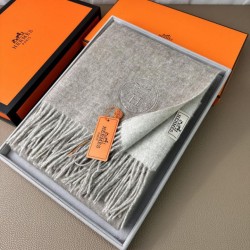 Replica Scialle reversibile classico in cashmere bicolore Hermès 70 x 200 Grigio Imitazioni Replica Scialle reversibile classico in cashmere bicolore Hermès 70 x 200 Grigio