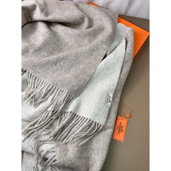 Replica Scialle reversibile classico in cashmere bicolore Hermès 70 x 200 Grigio Imitazioni Replica Scialle reversibile classico in cashmere bicolore Hermès 70 x 200 Grigio
