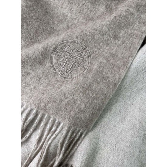 Replica Scialle reversibile classico in cashmere bicolore Hermès 70 x 200 Grigio Imitazioni Replica Scialle reversibile classico in cashmere bicolore Hermès 70 x 200 Grigio