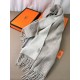 Replica Scialle reversibile classico in cashmere bicolore Hermès 70 x 200 Grigio Imitazioni Replica Scialle reversibile classico in cashmere bicolore Hermès 70 x 200 Grigio