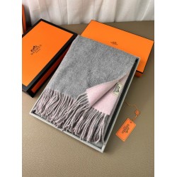 Scialle reversibile classico in cashmere bicolore Hermès 70 x 200 Grigio/Rosa Scialle reversibile classico in cashmere bicolore Hermès 70 x 200 Grigio/Rosa
