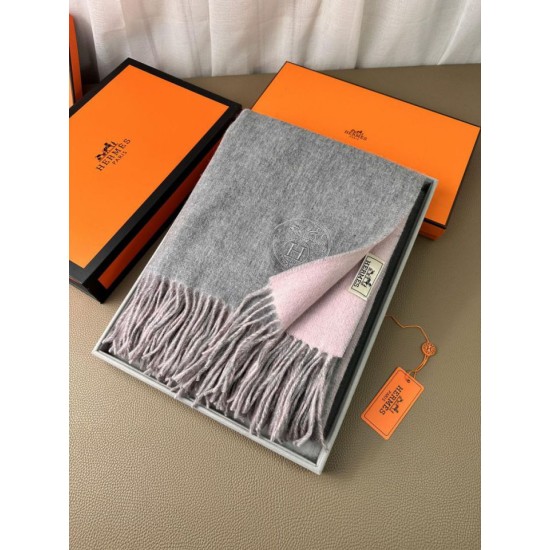 Replica Scialle reversibile classico in cashmere bicolore Hermès 70 x 200 Grigio/Rosa Imitazioni Replica Scialle reversibile classico in cashmere bicolore Hermès 70 x 200 Grigio/Rosa