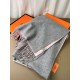 Replica Scialle reversibile classico in cashmere bicolore Hermès 70 x 200 Grigio/Rosa Imitazioni Replica Scialle reversibile classico in cashmere bicolore Hermès 70 x 200 Grigio/Rosa