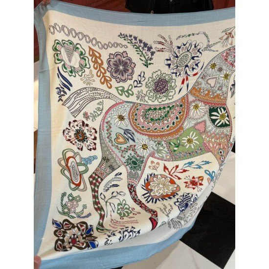 Replica Qualità da grande Sciarpe reversibili in velluto colorato Hermès Sciarpa 140 cm Blu Imitazioni Replica Qualità da grande Sciarpe reversibili in velluto colorato Hermès Sciarpa 140 cm Blu
