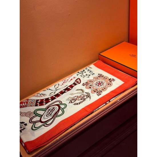 Replica Pari Sciarpa quadrata reversibile in velluto colorato Hermès 140 cm Rosso Imitazioni Replica Pari Sciarpa quadrata reversibile in velluto colorato Hermès 140 cm Rosso