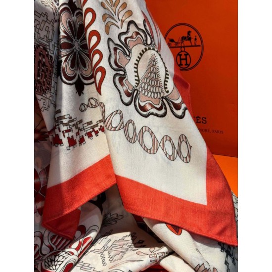 Replica Pari Sciarpa quadrata reversibile in velluto colorato Hermès 140 cm Rosso Imitazioni Replica Pari Sciarpa quadrata reversibile in velluto colorato Hermès 140 cm Rosso