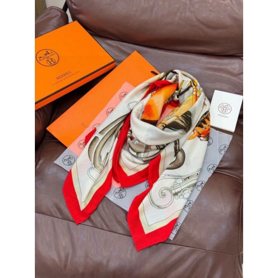 Replica Borsa Scialle Hermès reversibile in velluto tono su tono con finimenti per cavalli stile balestra 135 Rosso Imitazioni Replica Borsa Scialle Hermès reversibile in velluto tono su tono con finimenti per cavalli stile balestra 135 Rosso