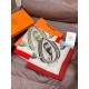 Replica Borsa Scialle Hermès reversibile in velluto tono su tono con finimenti per cavalli stile balestra 135 Rosso Imitazioni Replica Borsa Scialle Hermès reversibile in velluto tono su tono con finimenti per cavalli stile balestra 135 Rosso