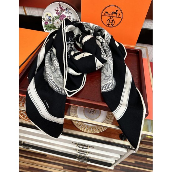 Replica Fazzoletto reversibile in seta e cashmere Hermès 135 Nero Imitazioni Replica Fazzoletto reversibile in seta e cashmere Hermès 135 Nero
