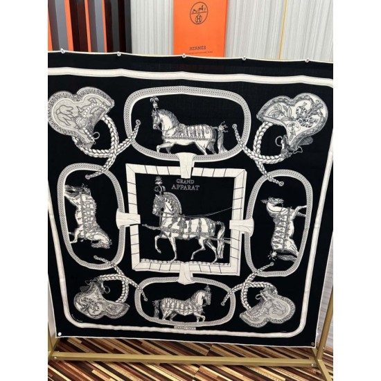 Replica Fazzoletto reversibile in seta e cashmere Hermès 135 Nero Imitazioni Replica Fazzoletto reversibile in seta e cashmere Hermès 135 Nero