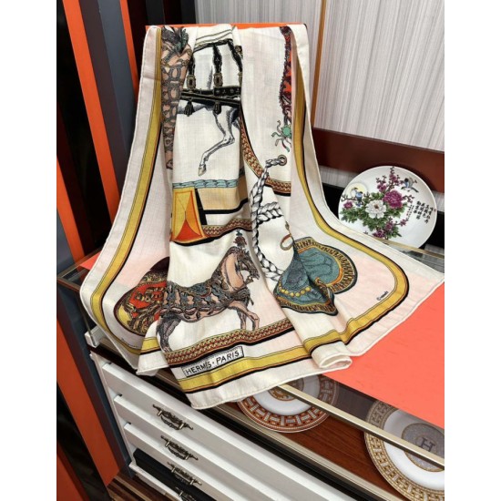 Replica Alta gamma Fazzoletto reversibile in seta e cashmere Hermès 135 Beige Imitazioni Replica Alta gamma Fazzoletto reversibile in seta e cashmere Hermès 135 Beige
