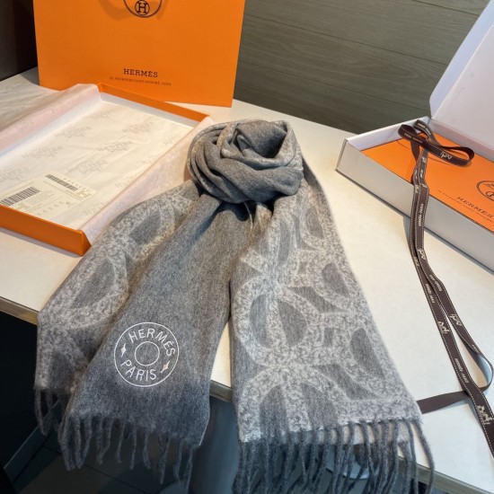 Replica Sciarpa classica reversibile in lana d'agnello Hermès 35 x 200 Grigio Imitazioni Replica Sciarpa classica reversibile in lana d'agnello Hermès 35 x 200 Grigio