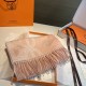 Replica Sciarpa classica reversibile in lana d'agnello Hermès 35 x 200 Rosa Imitazioni Replica Sciarpa classica reversibile in lana d'agnello Hermès 35 x 200 Rosa