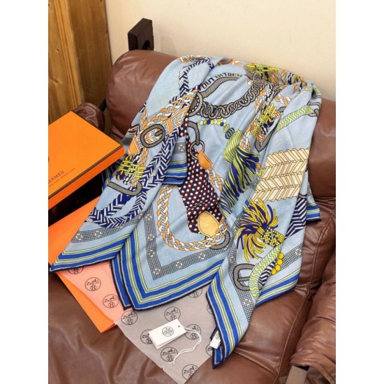 Replica Alta gamma Foulard quadrato in velluto intrecciato a mano Hermès, 140 blu Imitazioni Replica Alta gamma Foulard quadrato in velluto intrecciato a mano Hermès, 140 blu