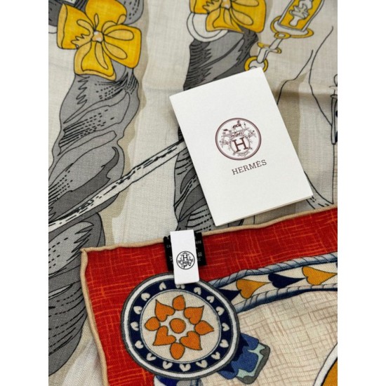 Replica Foulard quadrato in velluto double face tinta unita Hermès Sweet Saddleware, 140 arancione Imitazioni Replica Foulard quadrato in velluto double face tinta unita Hermès Sweet Saddleware, 140 arancione