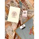 Replica Scialle in velluto reversibile Hermès Equestrian Academy 140 02 Imitazioni Replica Scialle in velluto reversibile Hermès Equestrian Academy 140 02