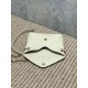 Replica Borse Firmate a tracolla classica Calypso Mini YSL Saint Laurent con catena Beige Imitazioni Replica Borse Firmate a tracolla classica Calypso Mini YSL Saint Laurent con catena Beige