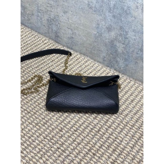 Replica Bora Pari a tracolla classica Calypso Mini YSL Saint Laurent con catena Nero Imitazioni Replica Bora Pari a tracolla classica Calypso Mini YSL Saint Laurent con catena Nero