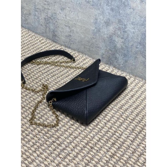 Replica Bora Pari a tracolla classica Calypso Mini YSL Saint Laurent con catena Nero Imitazioni Replica Bora Pari a tracolla classica Calypso Mini YSL Saint Laurent con catena Nero