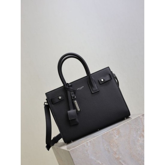 Replica Borsa tote Sac De Jour piccola/media/grande YSL Saint Laurent nera hardware argento Imitazioni Replica Borsa tote Sac De Jour piccola/media/grande YSL Saint Laurent nera hardware argento