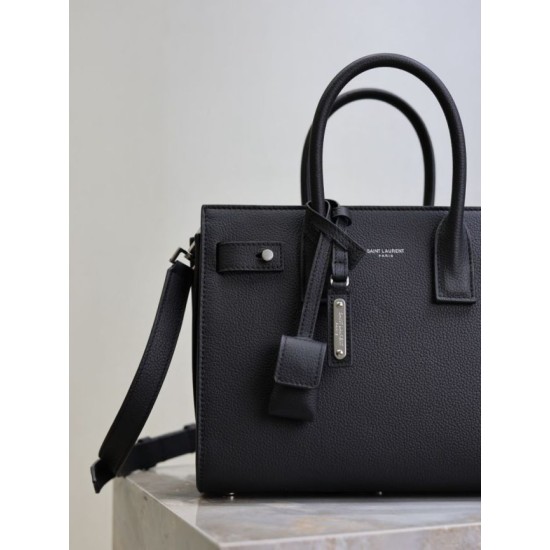 Replica Borsa tote Sac De Jour piccola/media/grande YSL Saint Laurent nera hardware argento Imitazioni Replica Borsa tote Sac De Jour piccola/media/grande YSL Saint Laurent nera hardware argento