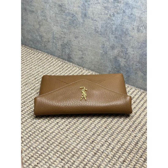 Replica Pochette grande YSL Saint Laurent Cassandre Marrone Imitazioni Replica Pochette grande YSL Saint Laurent Cassandre Marrone