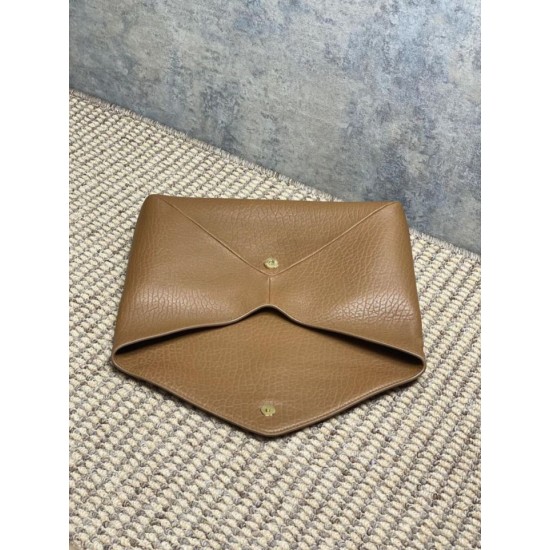 Replica Pochette grande YSL Saint Laurent Cassandre Marrone Imitazioni Replica Pochette grande YSL Saint Laurent Cassandre Marrone