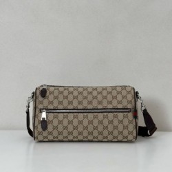 Borsa a tracolla cilindrica piccola da uomo Gucci in tela GG 834455