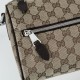Replica Perfetta a tracolla cilindrica piccola da uomo Gucci in tela GG 834455 Imitazioni Replica Perfetta a tracolla cilindrica piccola da uomo Gucci in tela GG 834455