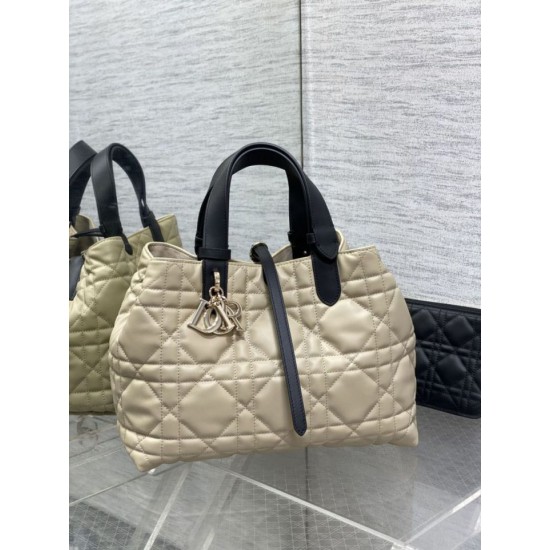 Replica Borsa Tote Dior Toujours piccola/media/grande in pelle di vitello macrocannage beige cipria Imitazioni Replica Borsa Tote Dior Toujours piccola/media/grande in pelle di vitello macrocannage beige cipria