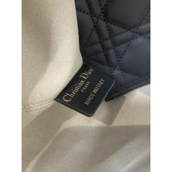 Replica Borsa Tote Dior Toujours piccola/media/grande in pelle di vitello macrocannage beige cipria Imitazioni Replica Borsa Tote Dior Toujours piccola/media/grande in pelle di vitello macrocannage beige cipria