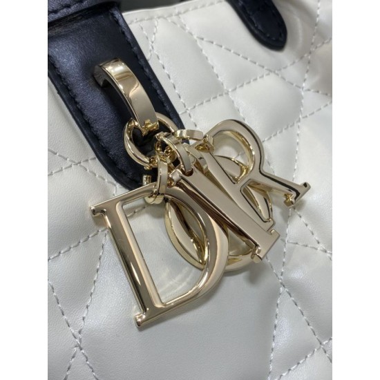 Replica Borse Tote Dior Toujours piccola/media/grande in pelle di vitello macrocannage Bianco Imitazioni Replica Borse Tote Dior Toujours piccola/media/grande in pelle di vitello macrocannage Bianco