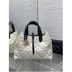 Borse Tote Dior Toujours piccola/media/grande in pelle di vitello macrocannage Bianco