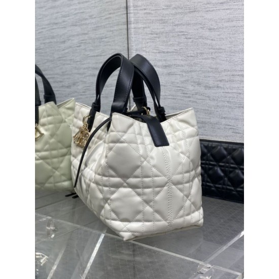 Replica Borse Tote Dior Toujours piccola/media/grande in pelle di vitello macrocannage Bianco Imitazioni Replica Borse Tote Dior Toujours piccola/media/grande in pelle di vitello macrocannage Bianco