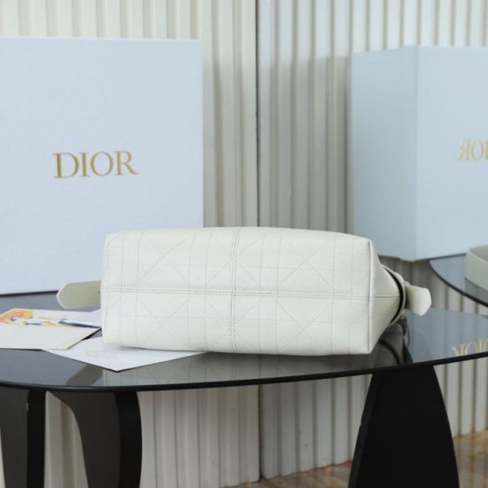 Replica Borse  Alta Qualità hobo Dior Voyage piccola/media piatta Macrocannage Bianco