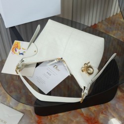 Replica Borse Alta Qualità hobo Dior Voyage piccola/media piatta Macrocannage Bianco Imitazioni Replica Borse Alta Qualità hobo Dior Voyage piccola/media piatta Macrocannage Bianco