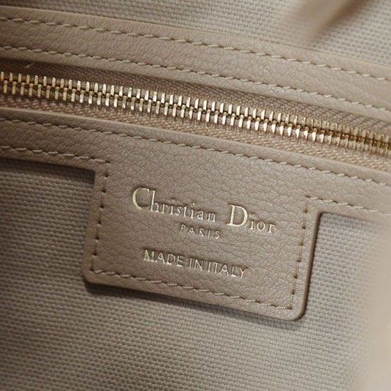 Replica Borsa hobo Dior Voyage piccola/media piatta Macrocannage Albicocca Imitazioni Replica Borsa hobo Dior Voyage piccola/media piatta Macrocannage Albicocca