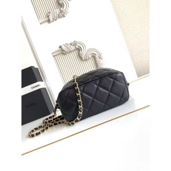 Replica Borsa hobo Chanel piccola Pearls AS5898 pelle di vitello nera Imitazioni Replica Borsa hobo Chanel piccola Pearls AS5898 pelle di vitello nera