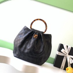 Replica Borsa Chanel Matelasse con manico in plastica effetto legno AS6010 Nero