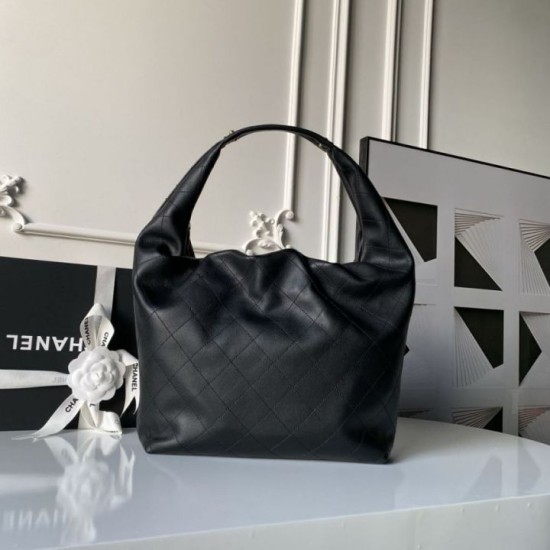 Replica Borsa hobo grande Chanel con finiture metallo dorato AS5967 Nero Imitazioni Replica Borsa hobo grande Chanel con finiture metallo dorato AS5967 Nero