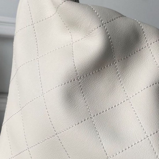 Replica Borsa 1:1 hobo grande Chanel con finiture metallo dorato AS5967 Bianco Imitazioni Replica Borsa 1:1 hobo grande Chanel con finiture metallo dorato AS5967 Bianco