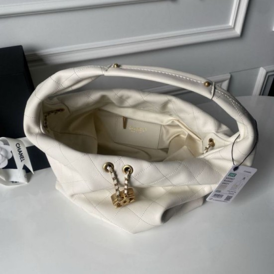 Replica Borsa 1:1 hobo grande Chanel con finiture metallo dorato AS5967 Bianco Imitazioni Replica Borsa 1:1 hobo grande Chanel con finiture metallo dorato AS5967 Bianco